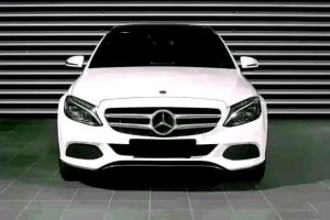 Mercedes-Benz Classe C 350e/Avantgarde/Navi/IHC/Dynamic LED/Suspensão pneumática+++