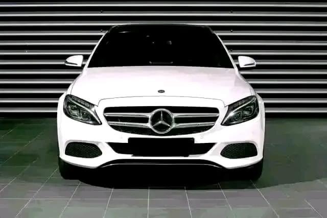 Mercedes-Benz Classe C 350e/Avantgarde/Navi/IHC/Dynamic LED/Suspensão pneumática+++
