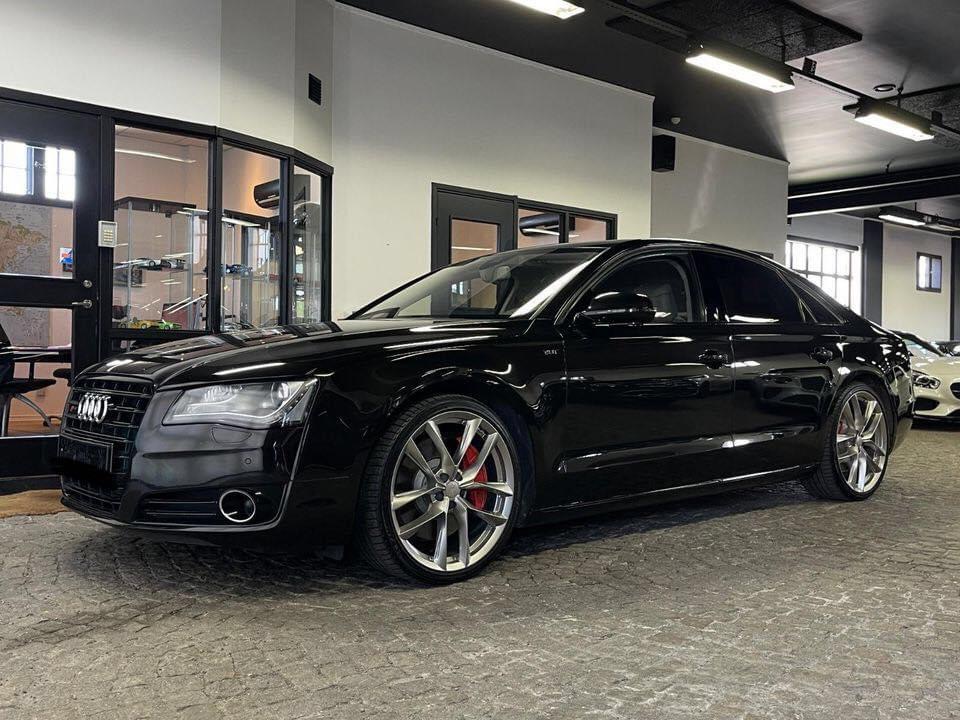 Audi A8 4.0TFSI Webasto, ACC, B&O, Softclose, Heat x4, sem chave